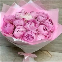 букет из 15 пионов