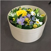Цветочная композиция из живых цветов Анна(роза, клематис, маргаритка) заказать доставку в Москве по лучшей цене в Салоне флористики на Расковой 23а. Круглосуточная доставка в Москве и МО.